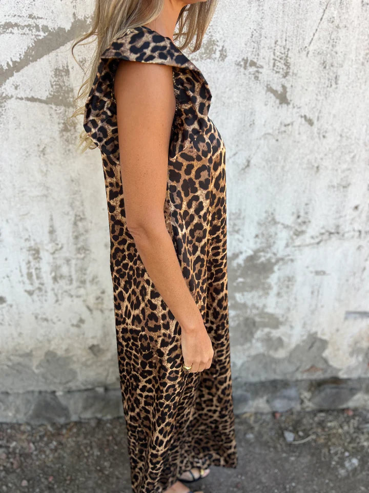 Beyond Chic | Leopard Print Maxi Dress with V-Neck